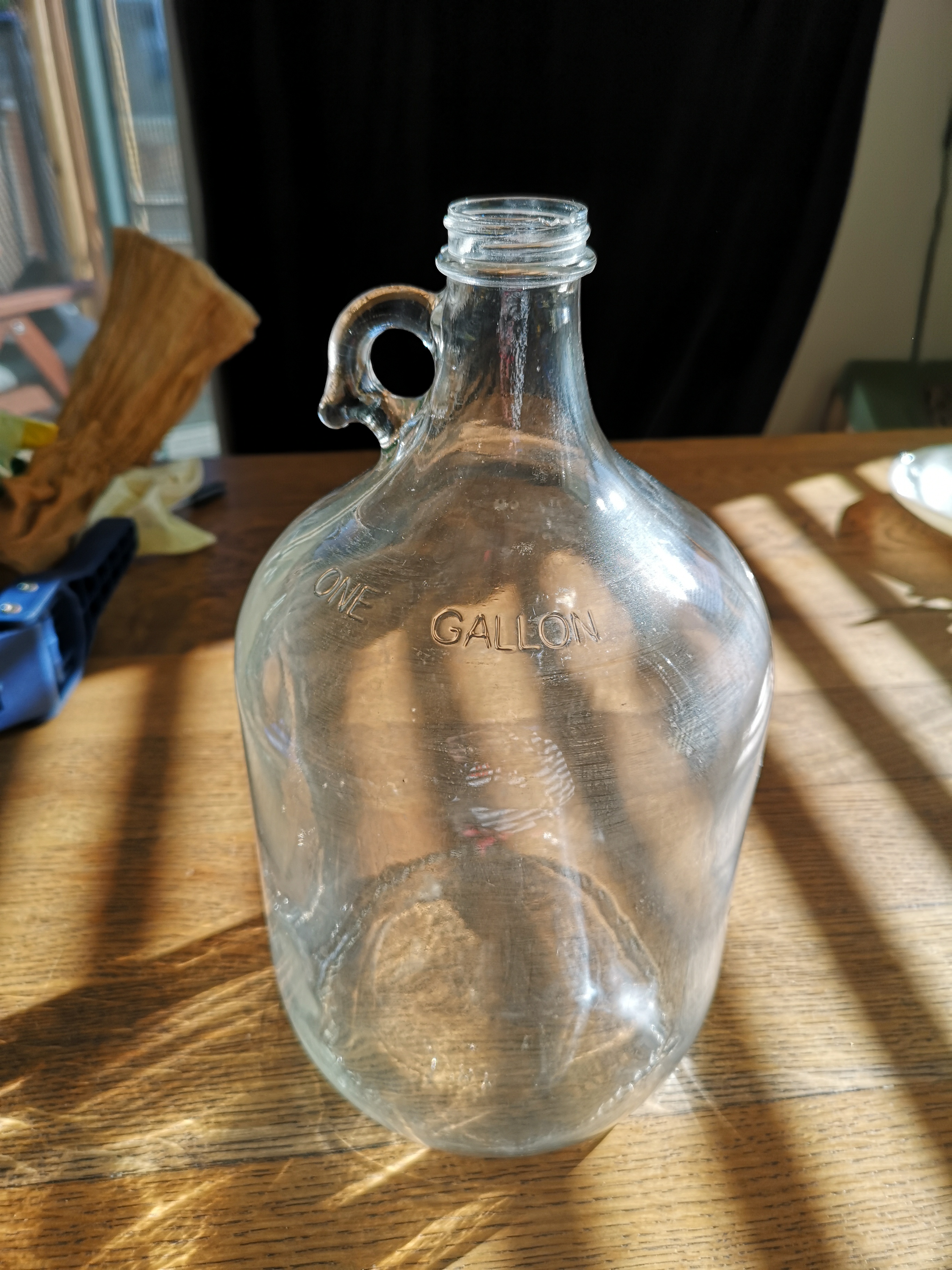 Demijohn for small batch fermentation