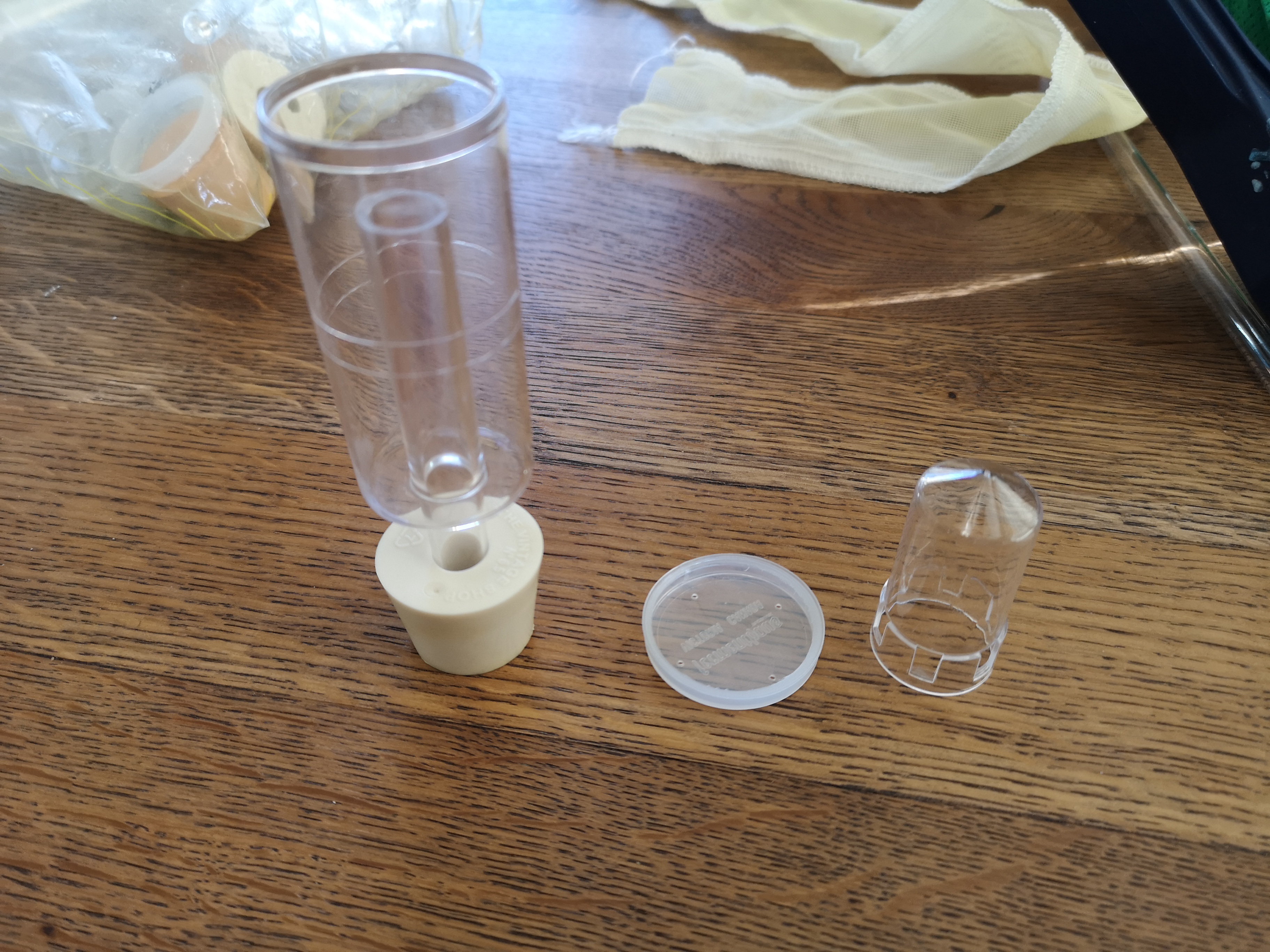 Rubber bung and 3 piece airlock